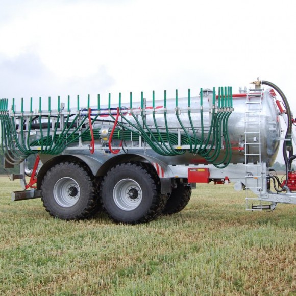 VKT-184-Tandem-Vakuumtankwagen-e1512642921892